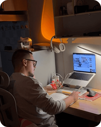 Никита Проскурин за работой